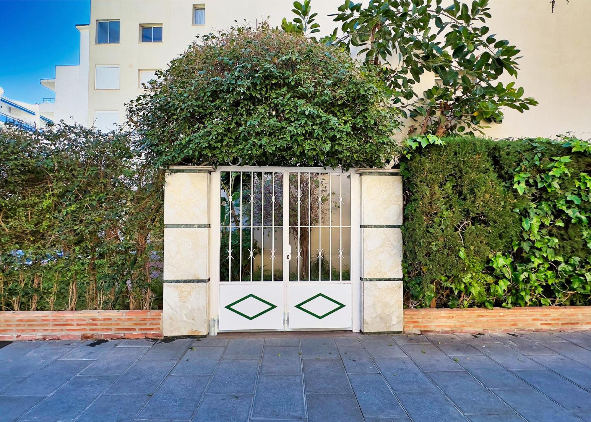 Two Bedroom On The Second Line Of The In Marbella. Apartment *